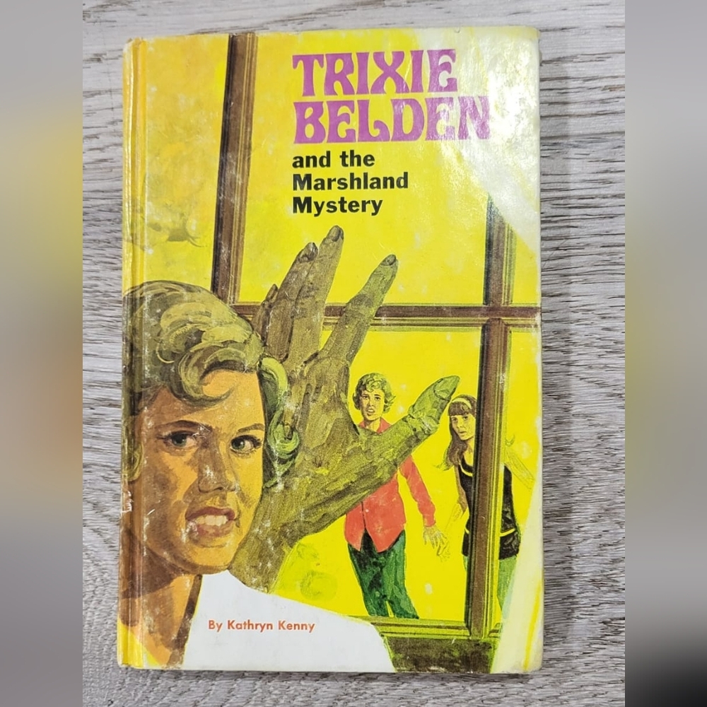 3/$30 Vintage Trixie Belden Book #10